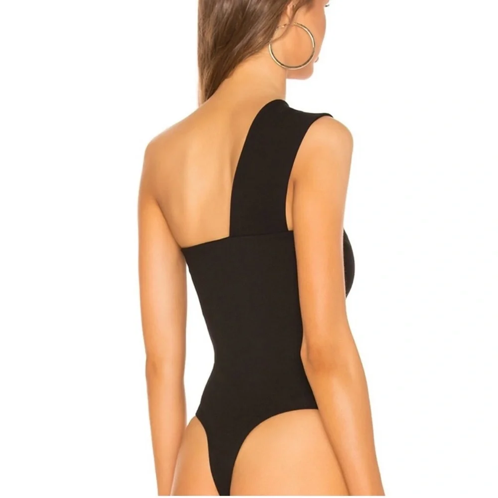 XS Women’s Superdown Rockie One Shoulder Bodysuit Black Asymmetrical Top - NWT - Picture 3 of 13